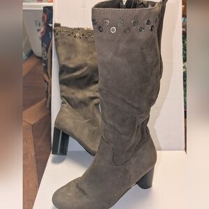 Kim Rogers Brown Heeled Boots with Classic Suede Finish